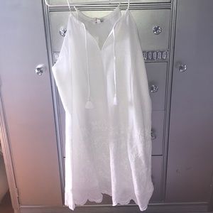 NWT Eyelet Halter Dress Vineyard Vines Dress